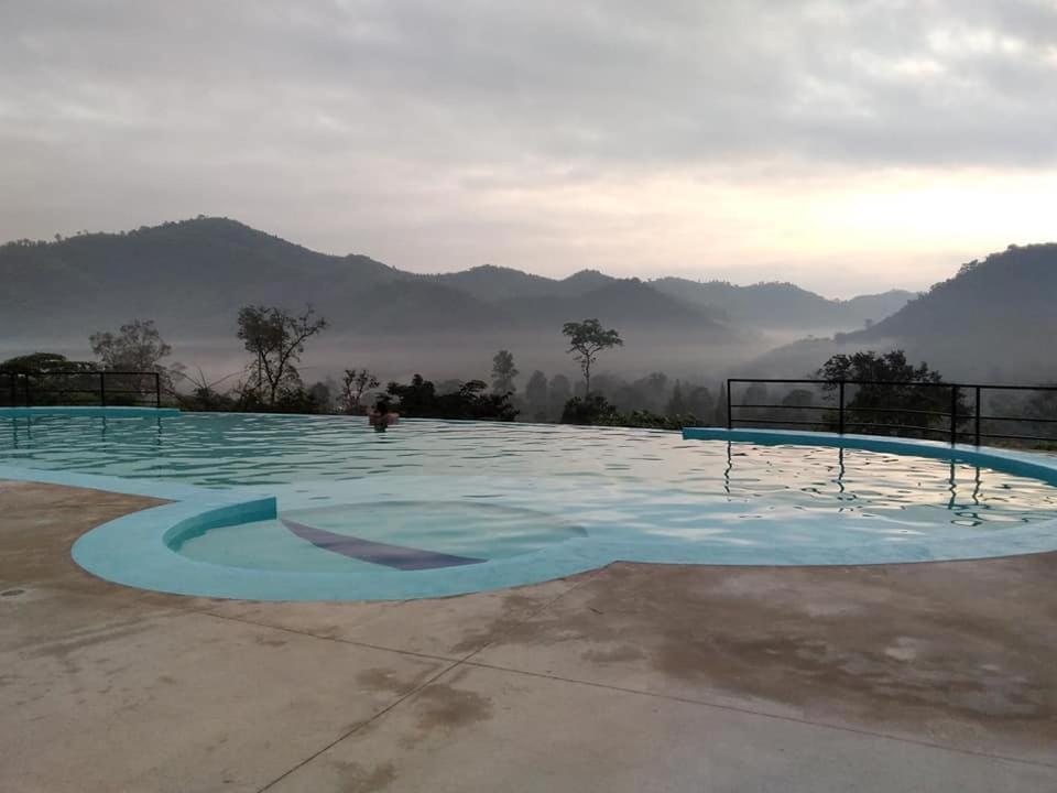 Khunkhao Tamnanprai Resort Suan Phueng Exterior foto
